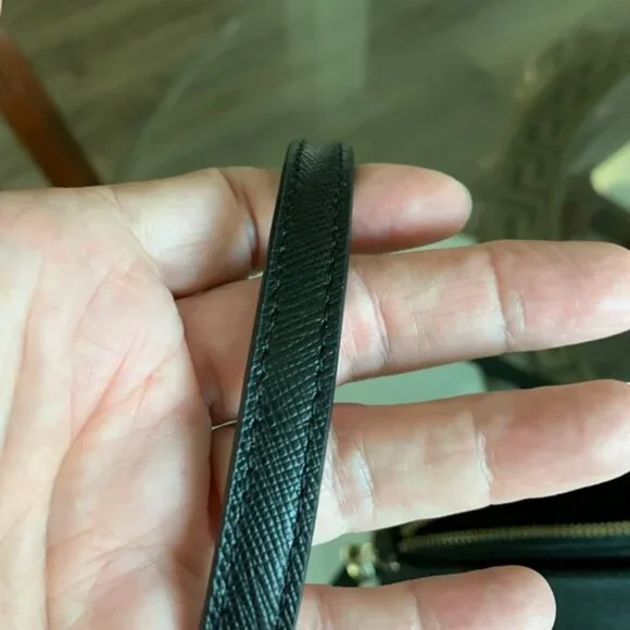 ♠️♠️KATE SPADE CAMERON HILLI DOME BLACK SAFFIANO LEATHER CROSSBODY BAG!♠️♠️ - Picture 5 of 10